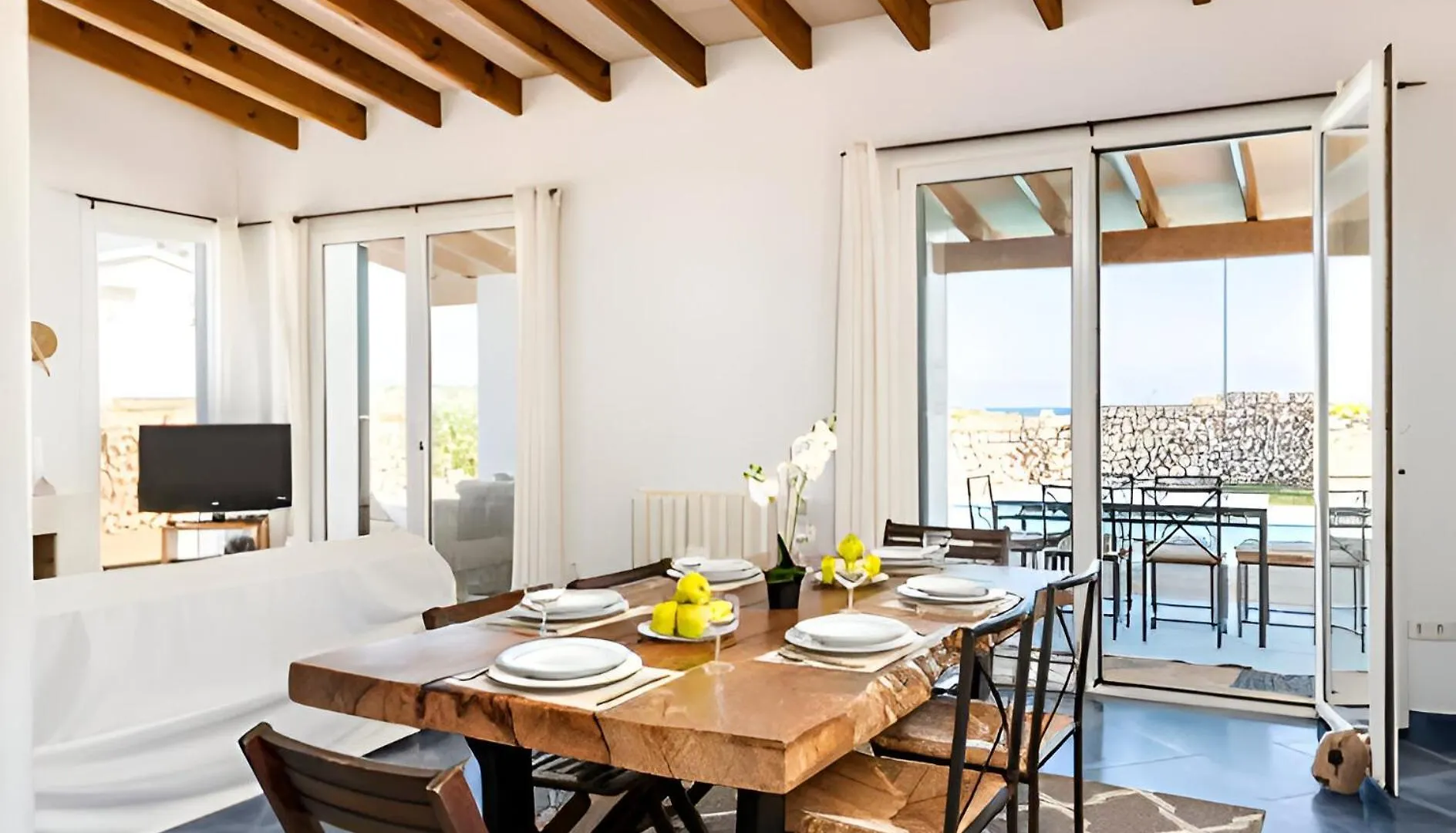 Villa Roxana Es Castell  Spain