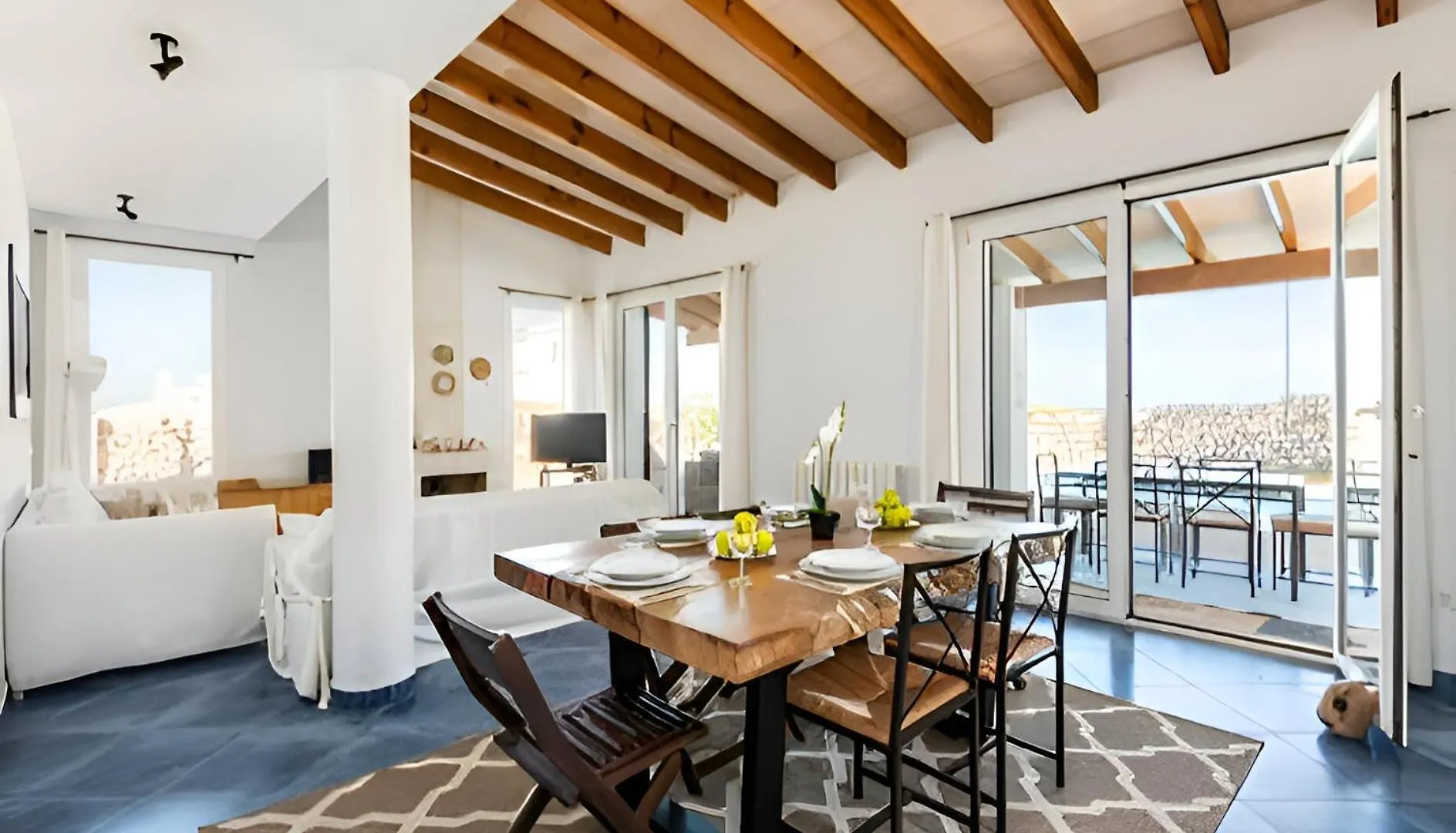 Villa Roxana Es Castell  Spain